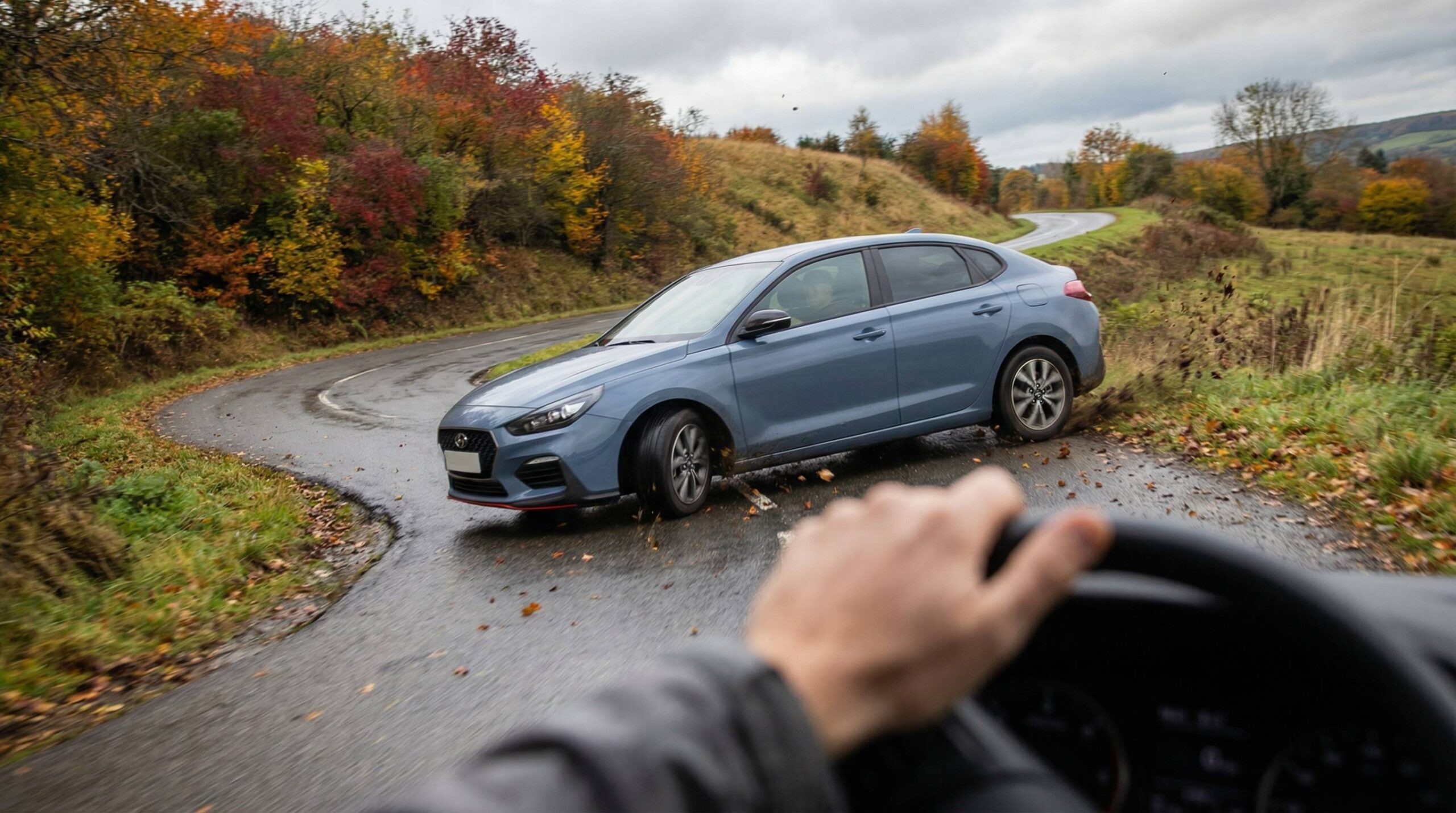 was kann die folge sein wenn sie bei einem pkw mit frontantrieb in der kurve zu stark beschleunigen